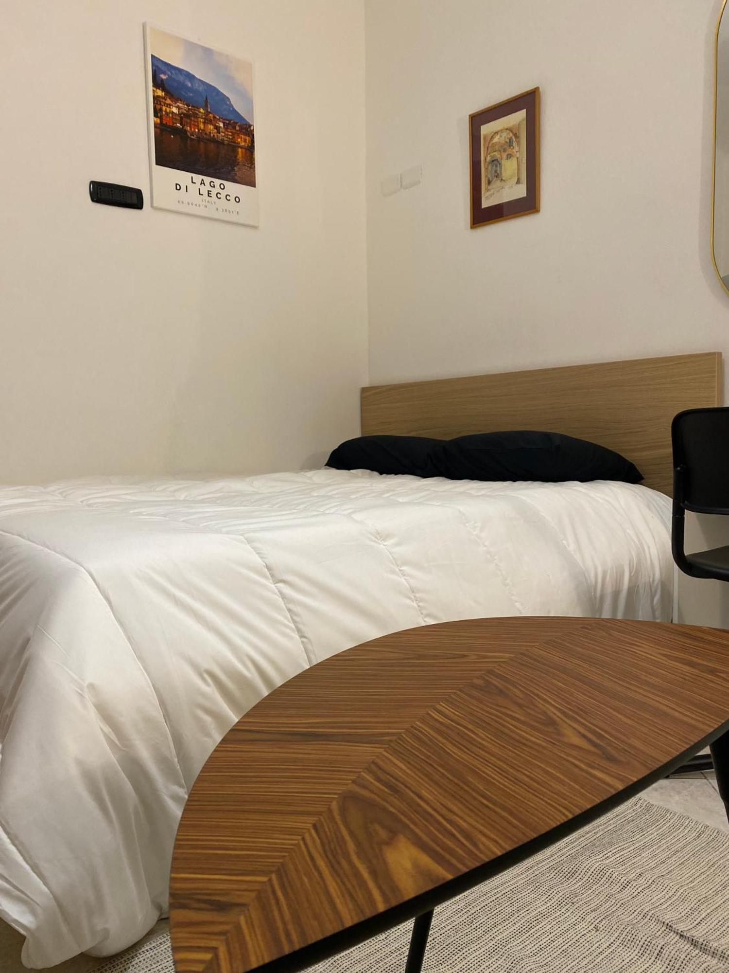 Lake Front Apartments, Lecco Bilik gambar