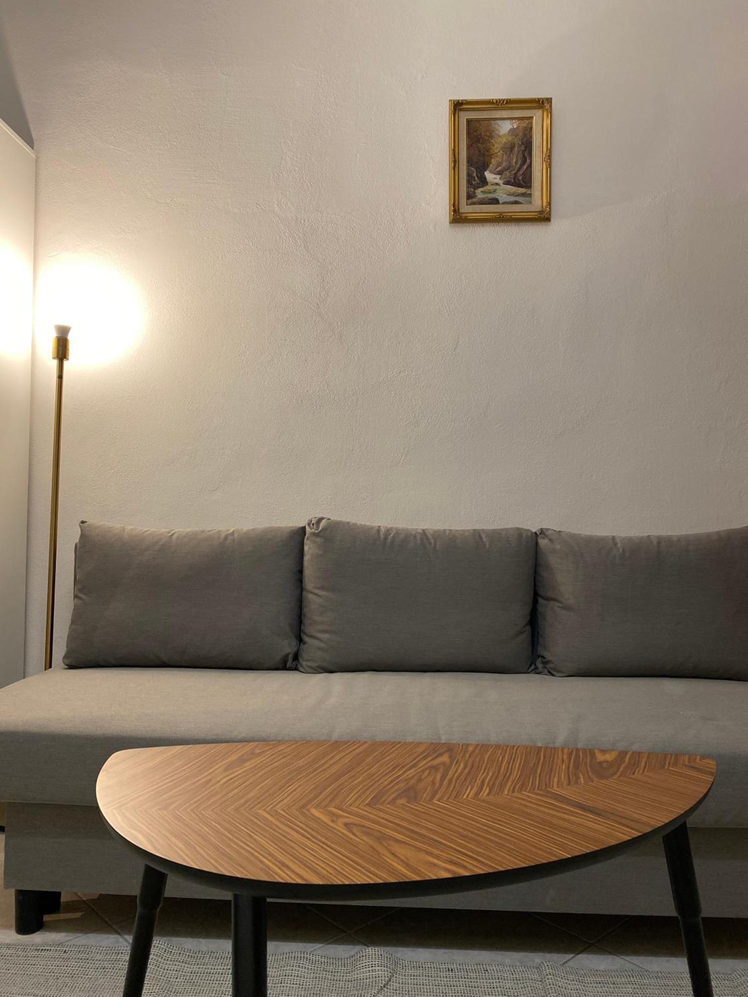 Lake Front Apartments, Lecco Bilik gambar